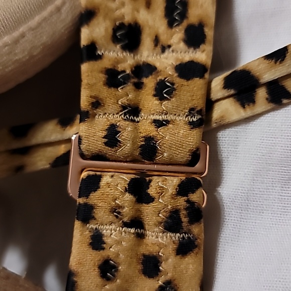 NWT MOLDED LIGHTLY LINED HALTER SWIM YOGA BATHING SUIT TOP 36C UNDERWIRE - Picture 8 of 9